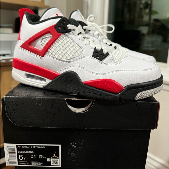 Brand new Js red & white Retro 4 - Picture 1 of 1